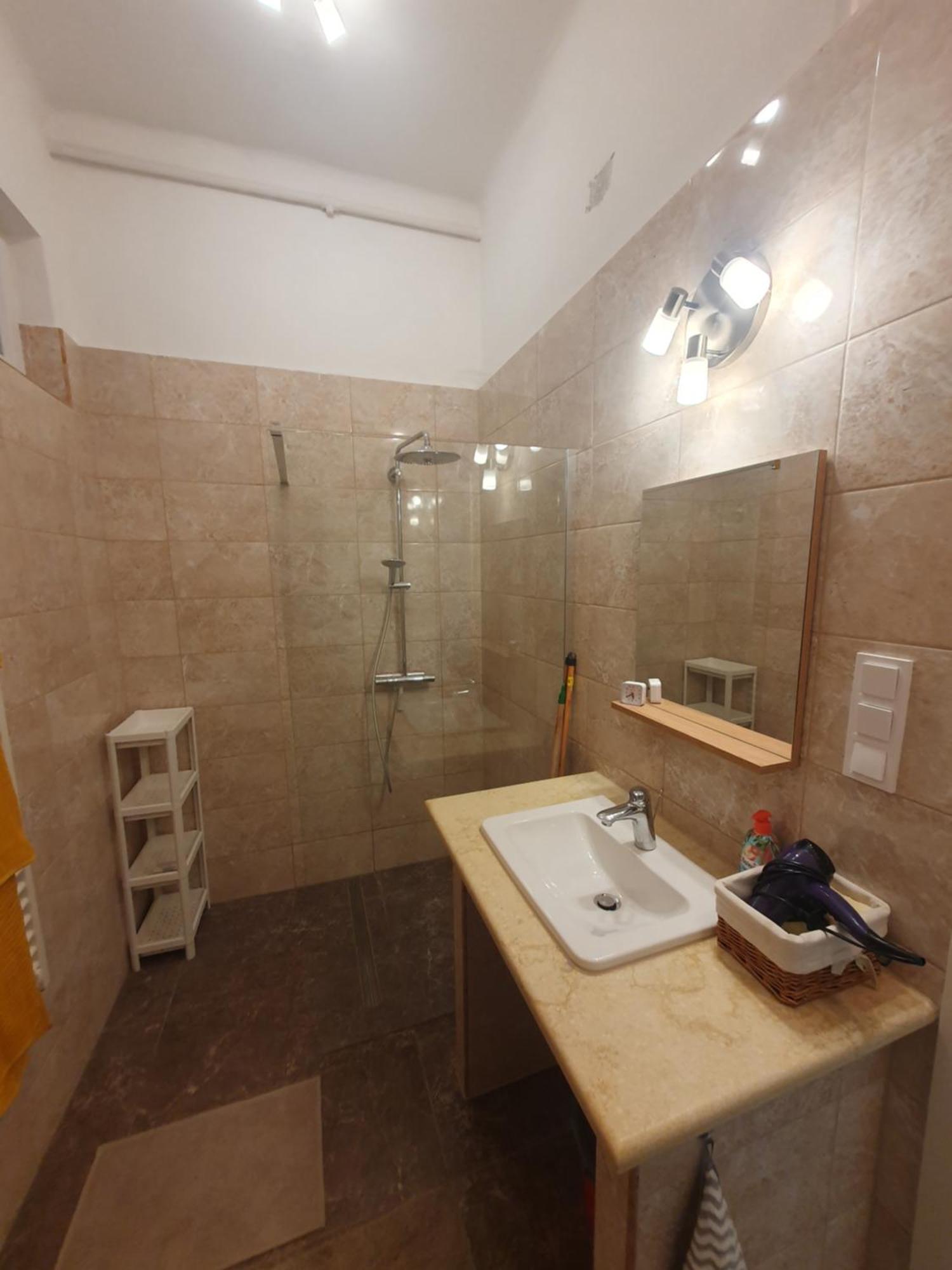 Serena Near Boulvard With Ac Budapest Exterior foto